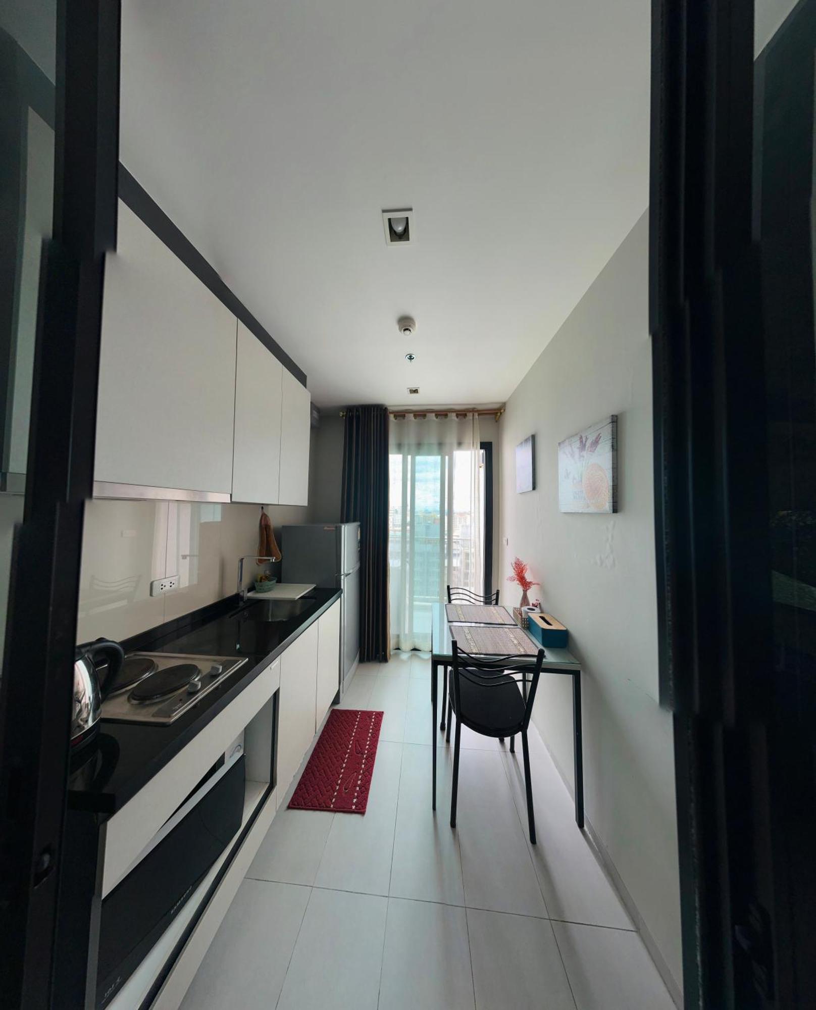 The Base Apartments At Central Pattaya Exteriör bild